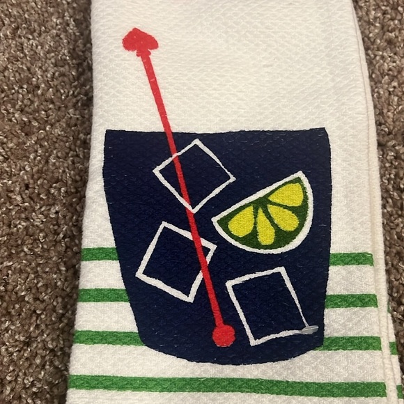Kate Spade set of 2 kitchen towels - Picture 2 of 3